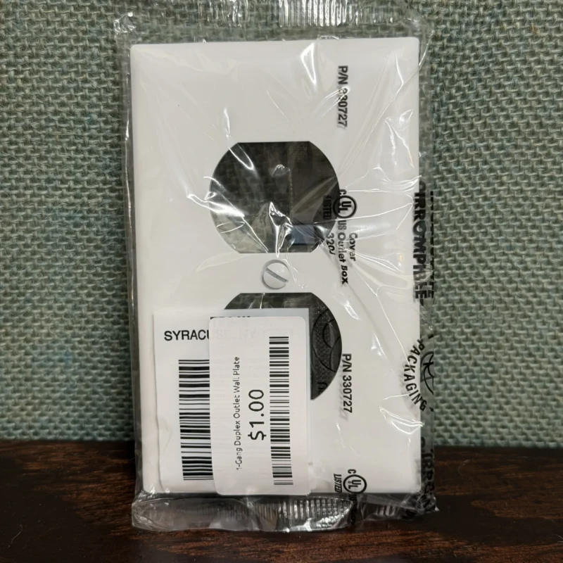 1-Gang Duplex Outlet Wall Plate