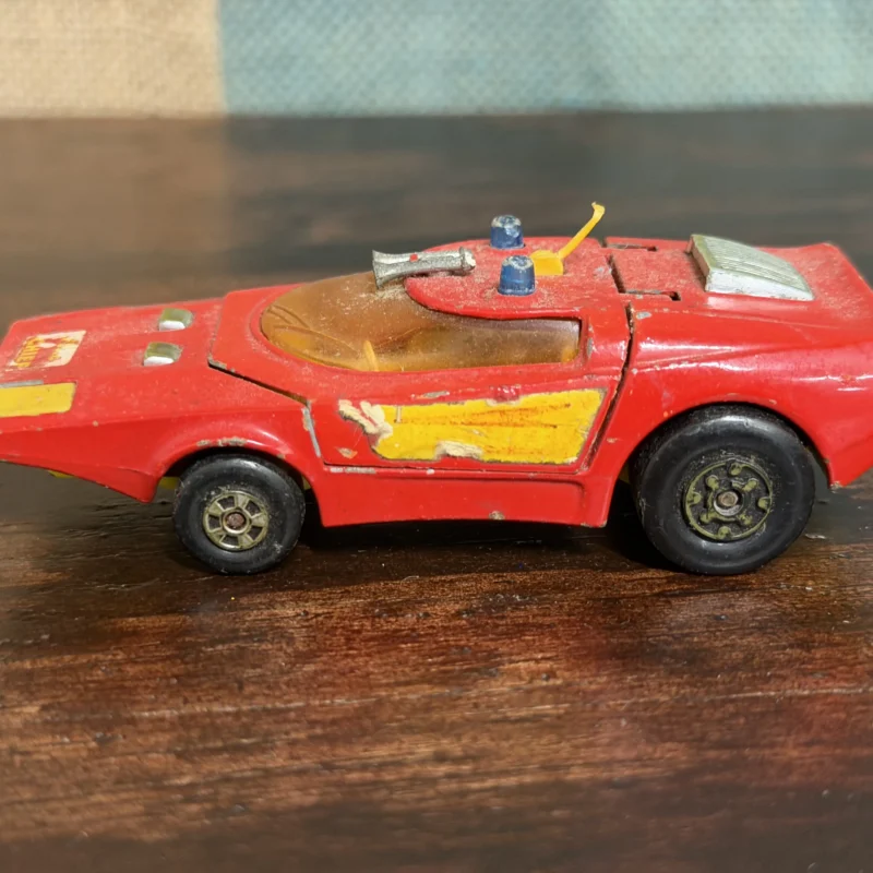 Matchbox Shovel Nose Fire Chief 1971 with Wear - Ph