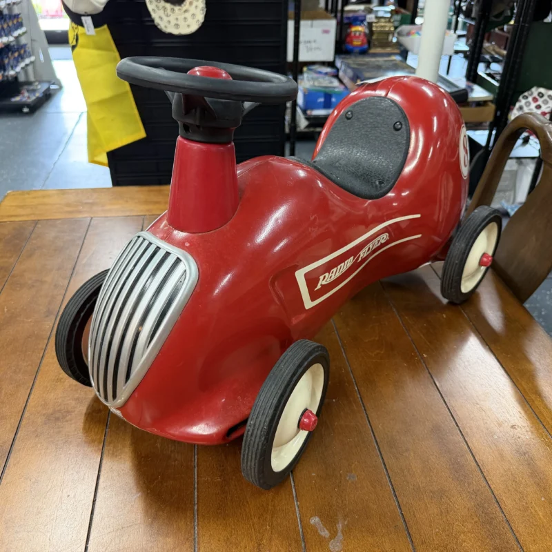 Vintage Radio Flyer Model 8 - SS