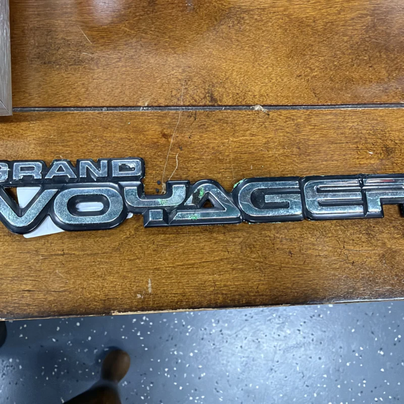 Grand Voyager Emblem - Ph