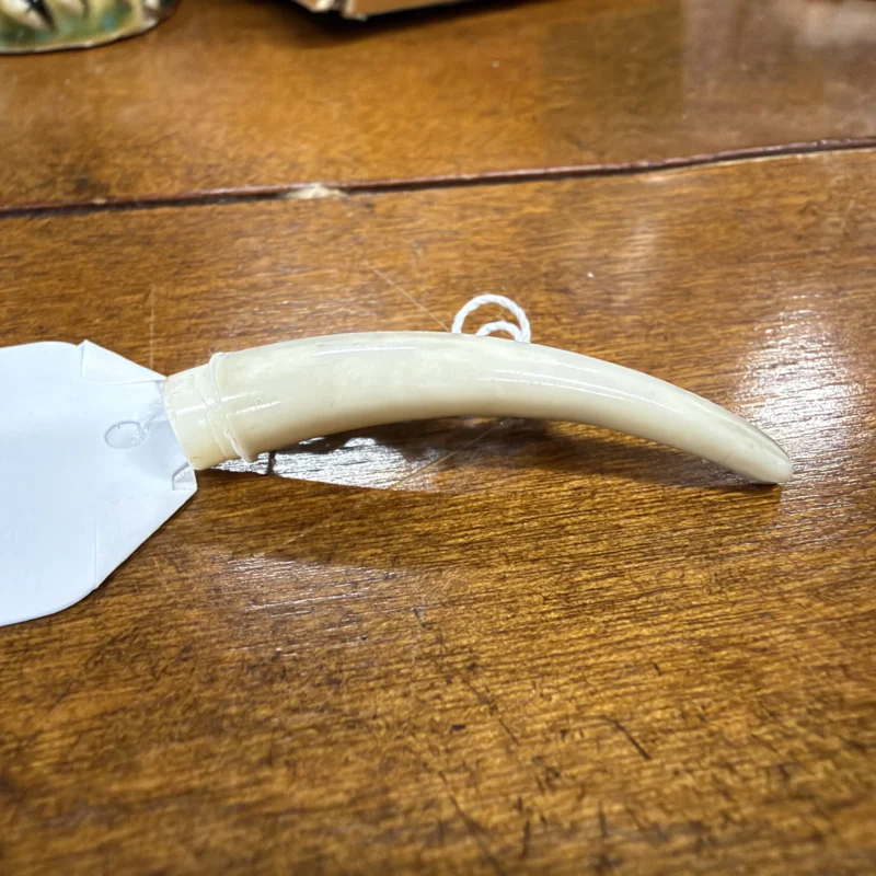 Small Tusk Pin (Plastic) - Ph