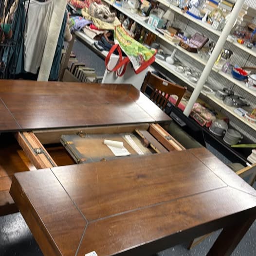 Table with Leaf - JBK